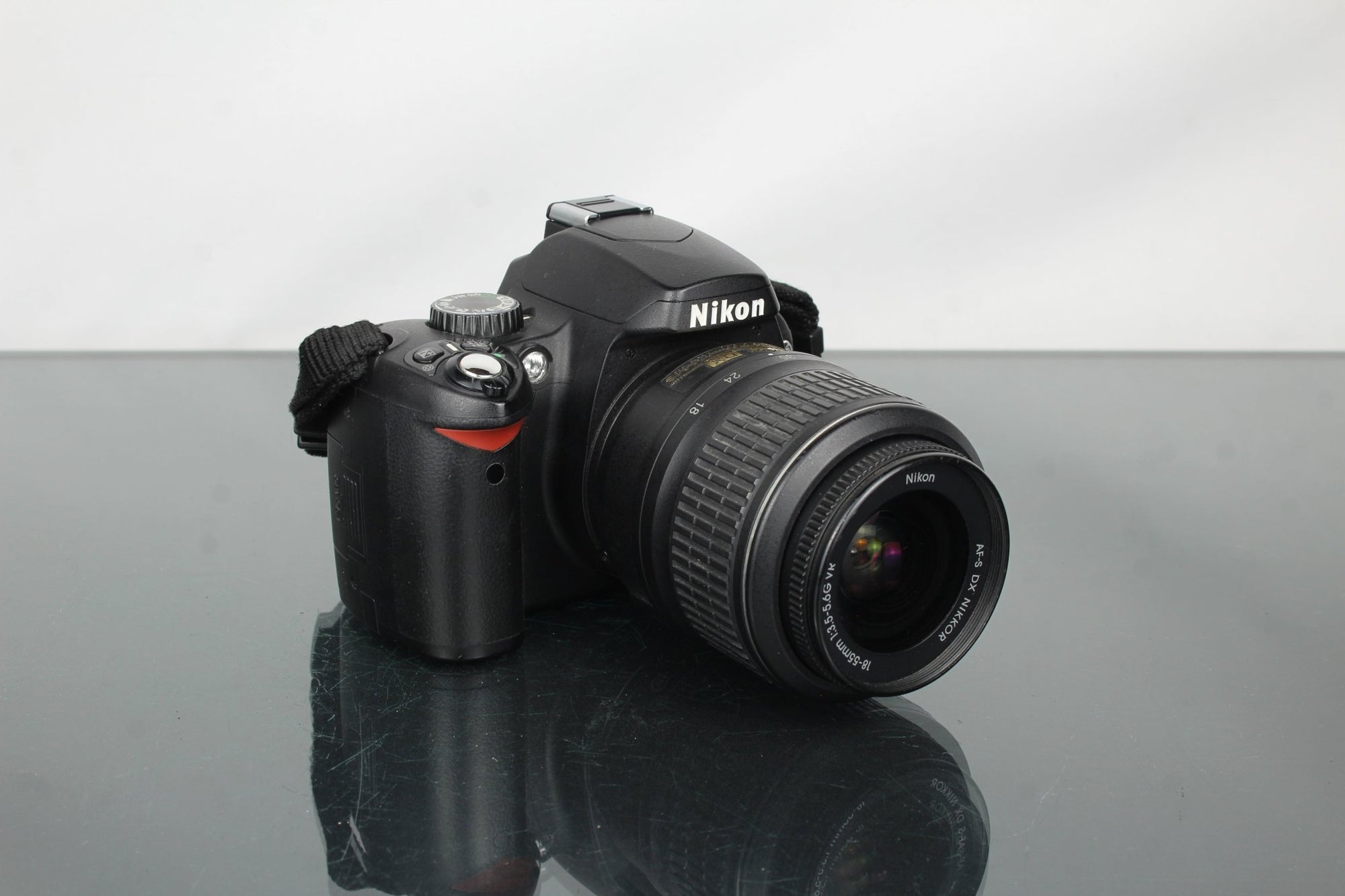 Nikon D60 + Nikon 18 - 55mm 1:3.5 - 5.6 lens - Dutch|Thrift