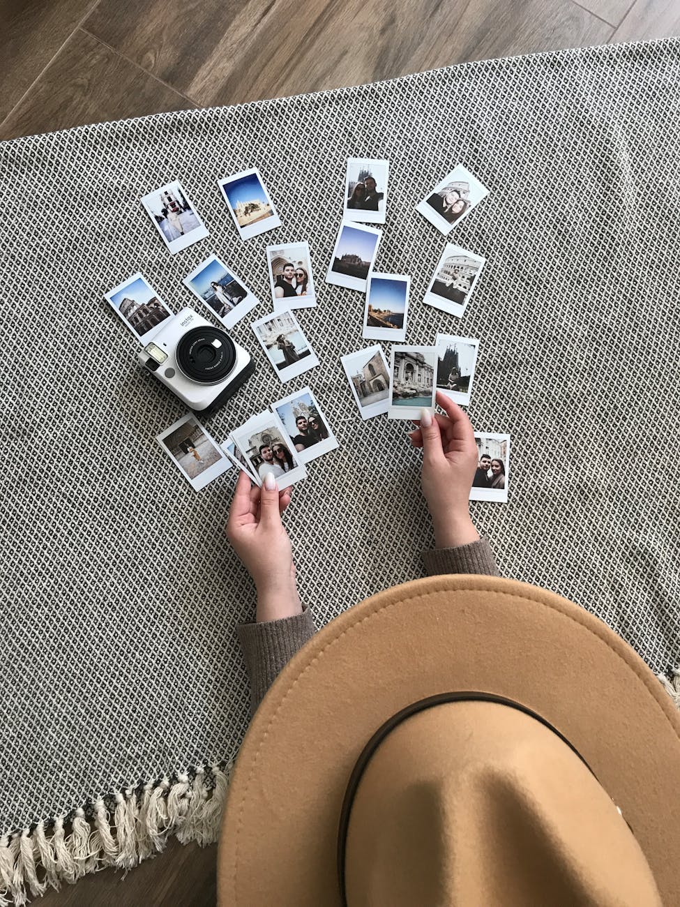 Analog Photo Corners: Festival Trend in 2025 - Dutch|Thrift