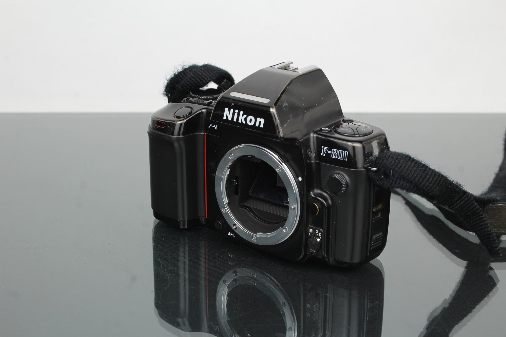 Nikon F-801