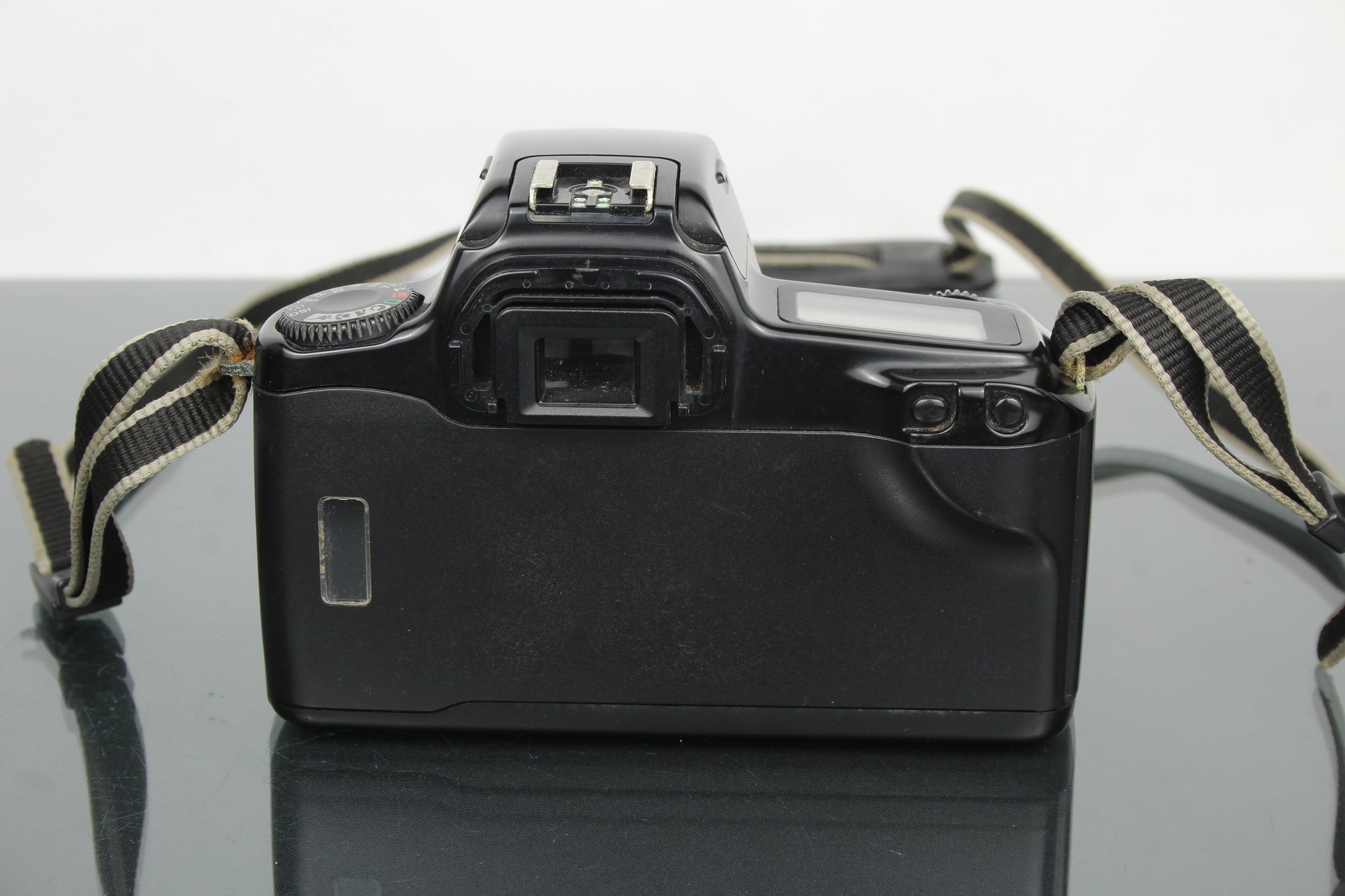 Canon EOS 1000f + 35-80mm 1:4-5.6 lens