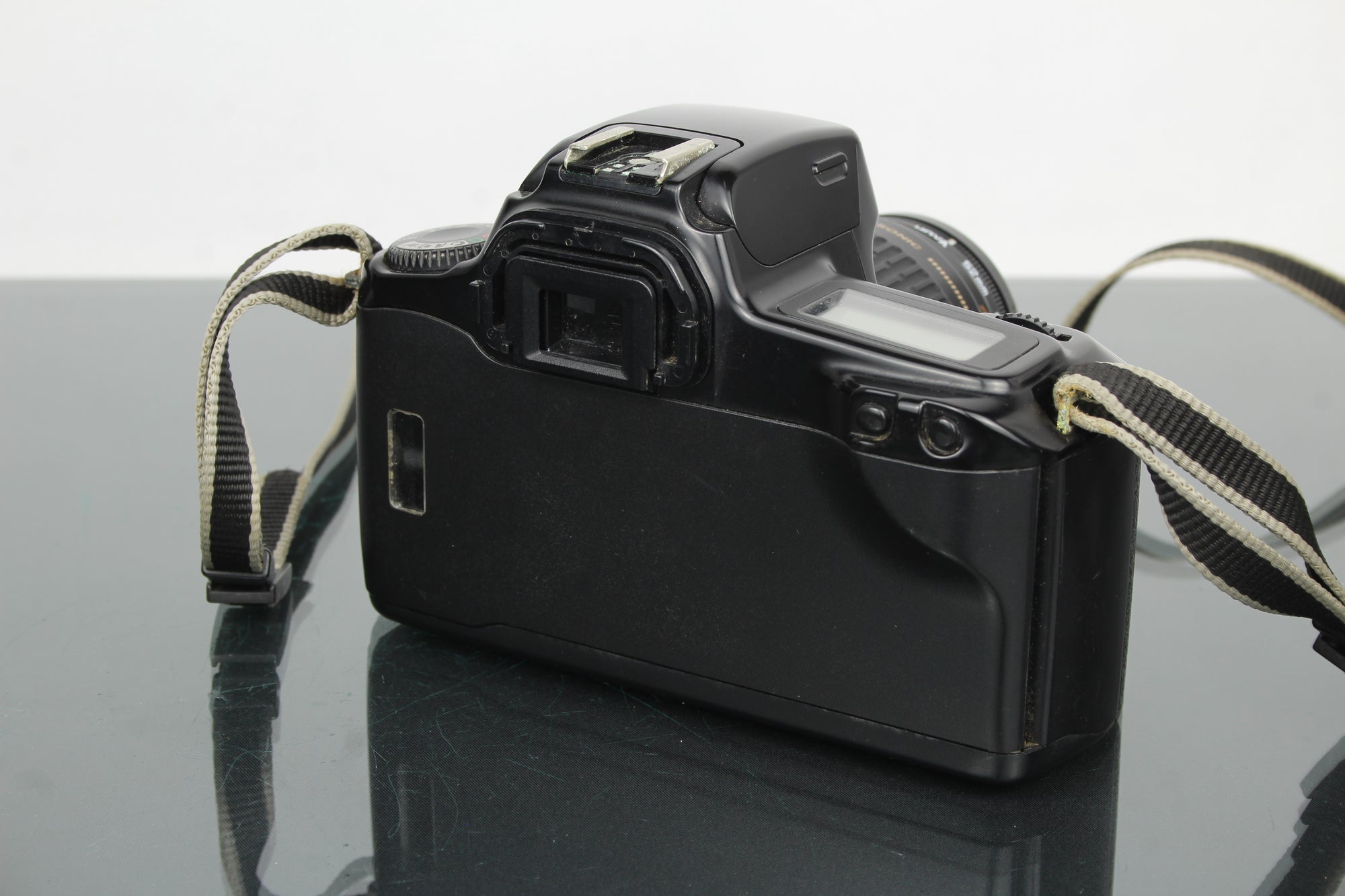 Canon EOS 1000f + 35-80mm 1:4-5.6 lens
