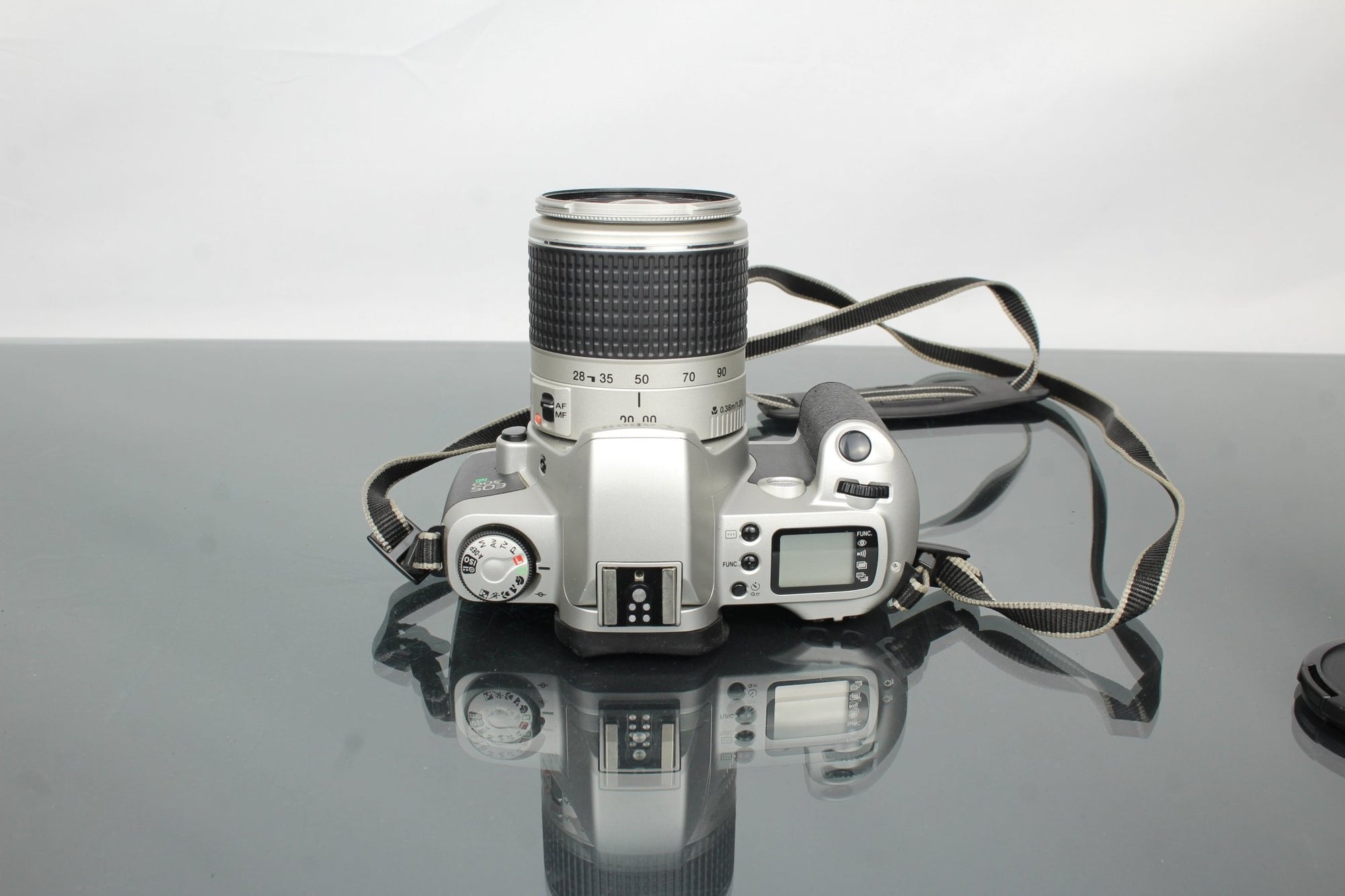 Canon EOS 500N + 80 - 90mm Canon lens - Dutch|Thrift