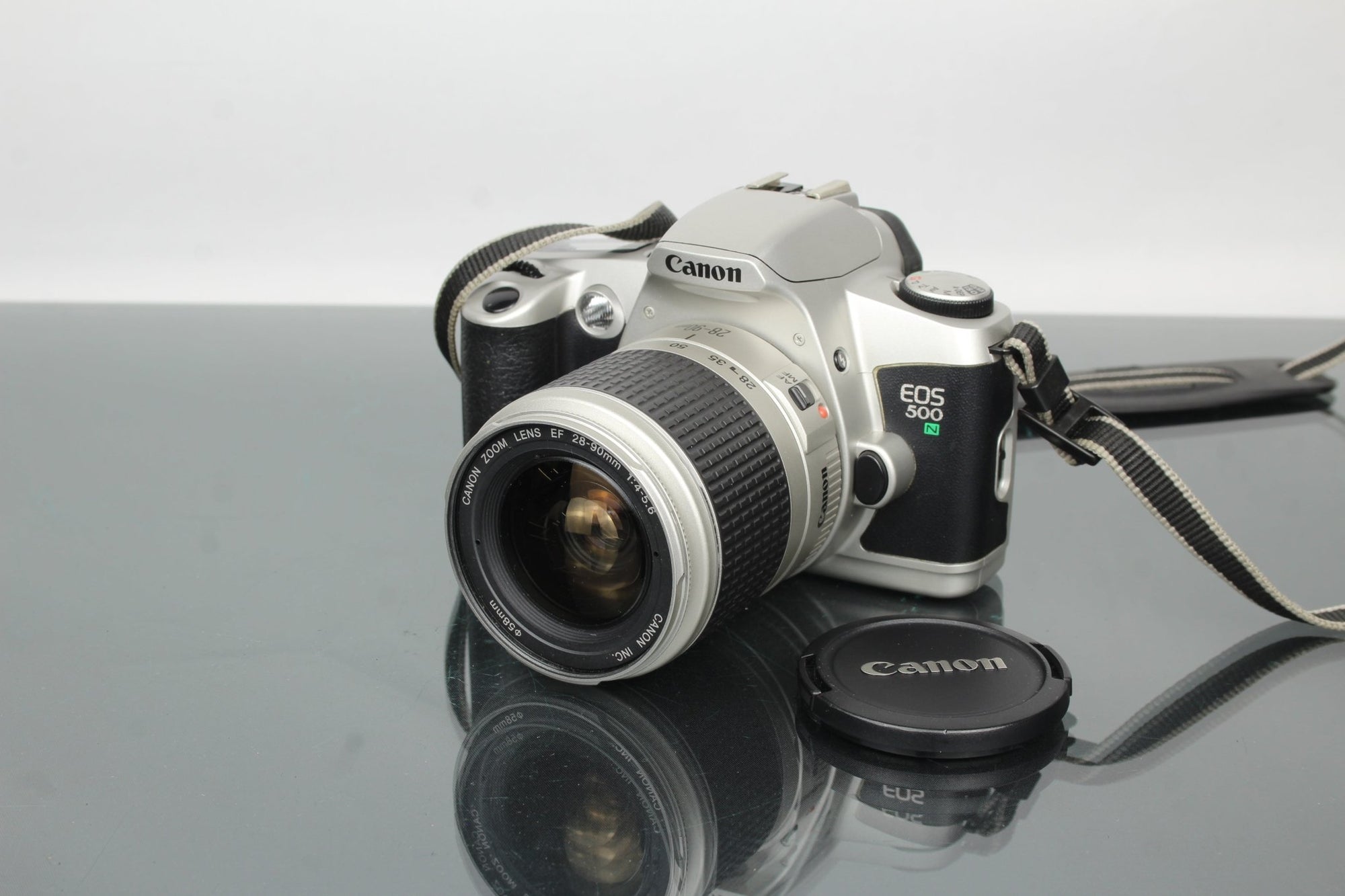 Canon EOS 500N + 80 - 90mm Canon lens - Dutch|Thrift
