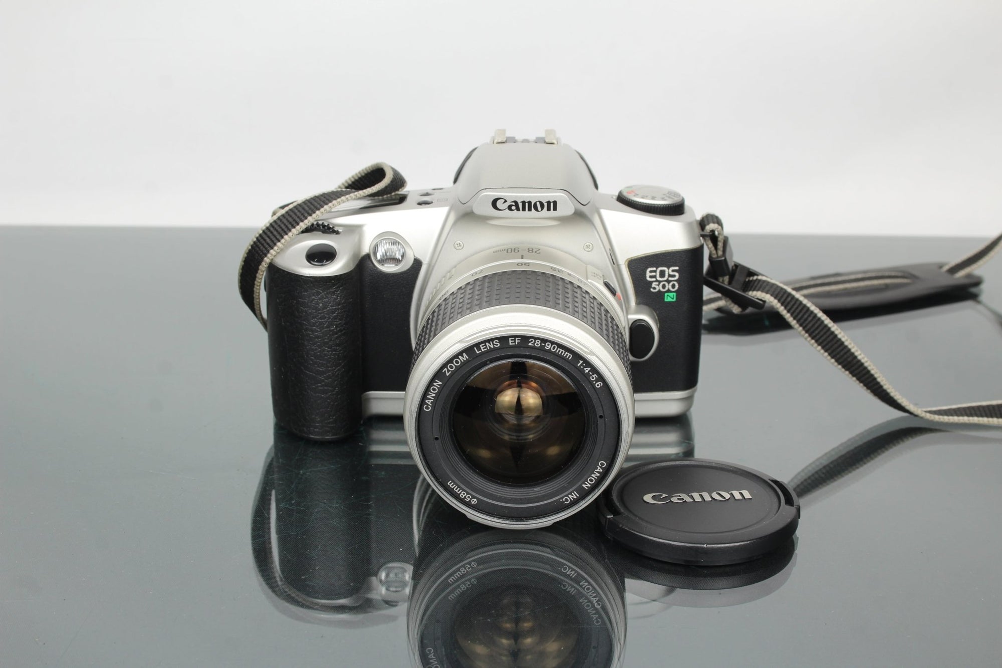 Canon EOS 500N + 80 - 90mm Canon lens - Dutch|Thrift