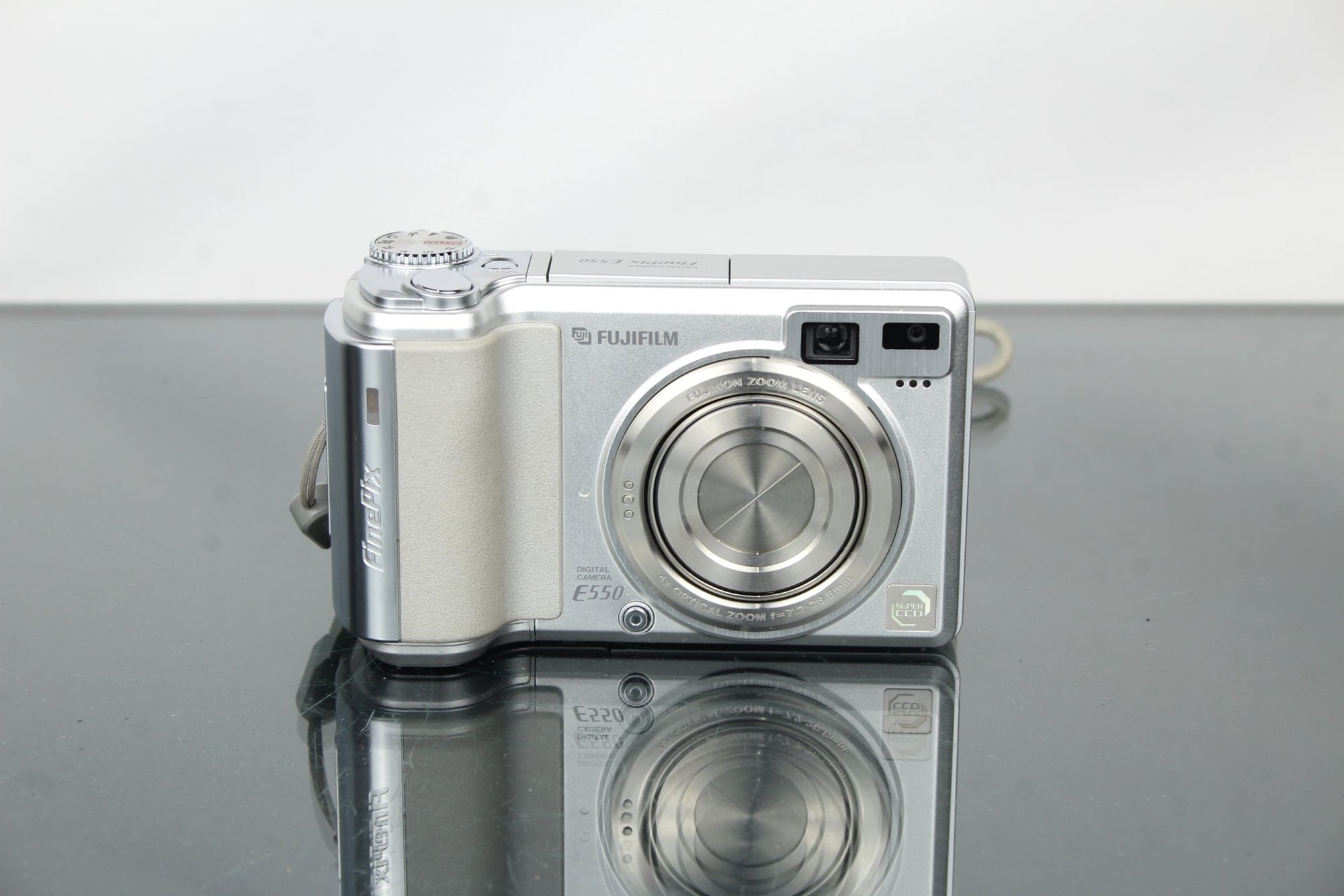 Fujifilm FinePix E550 - Dutch|Thrift