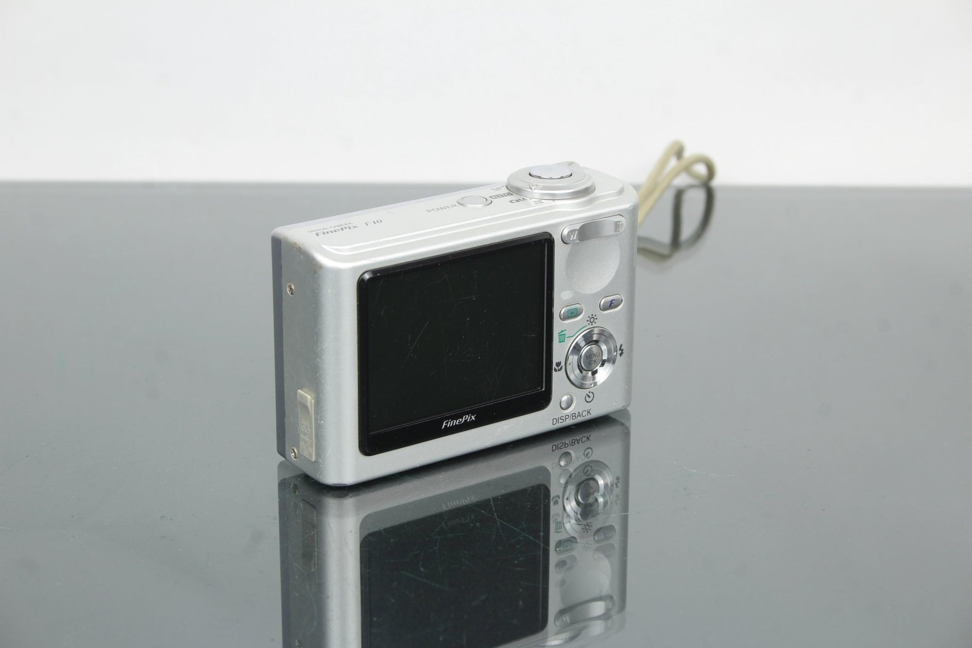 Fujifilm Finepix F10 - Dutch|Thrift