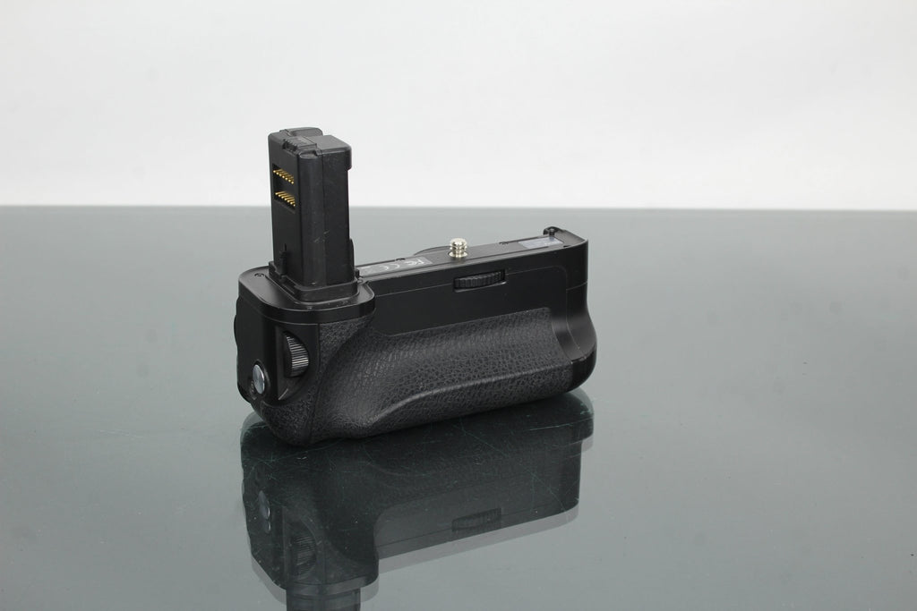 Meike Battery Grip For Sony A7, A7S, A7R - Dutch|Thrift