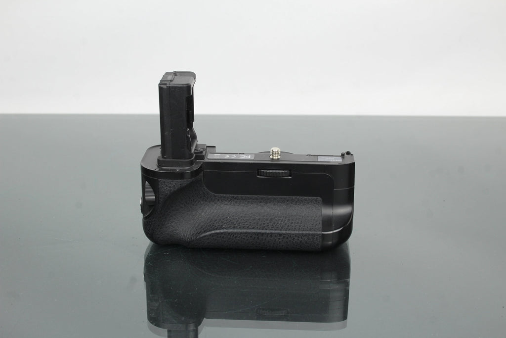 Meike Battery Grip For Sony A7, A7S, A7R - Dutch|Thrift