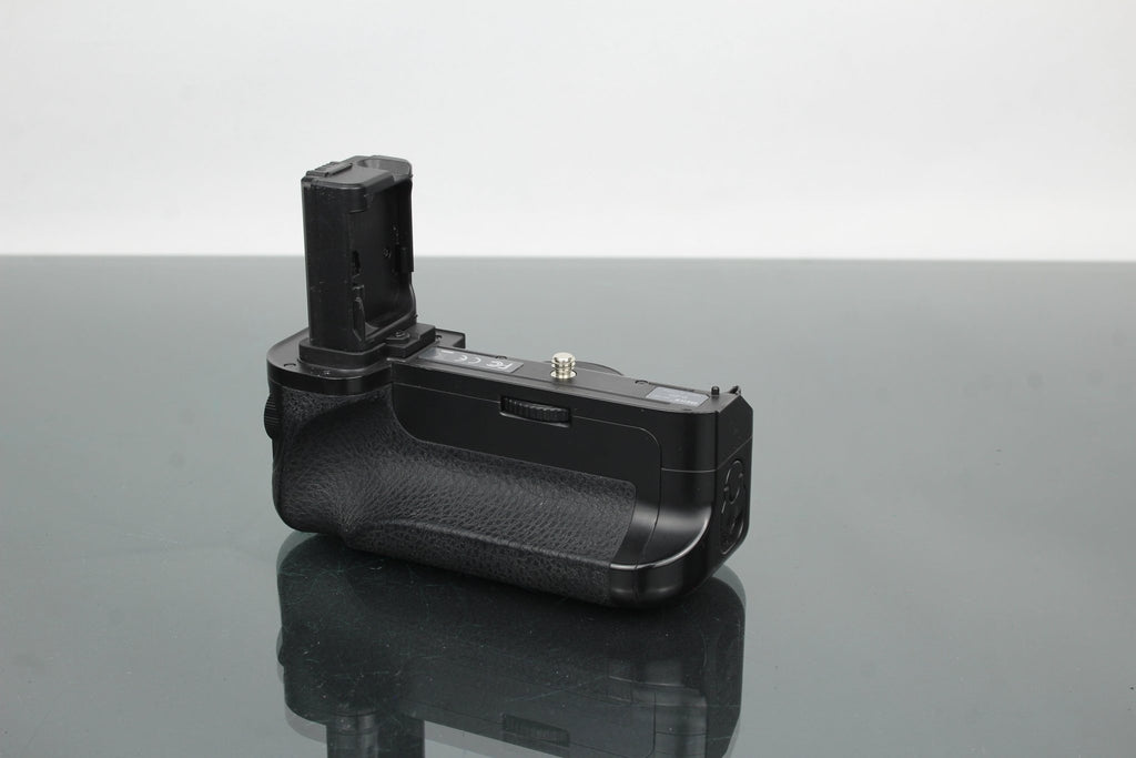 Meike Battery Grip For Sony A7, A7S, A7R - Dutch|Thrift