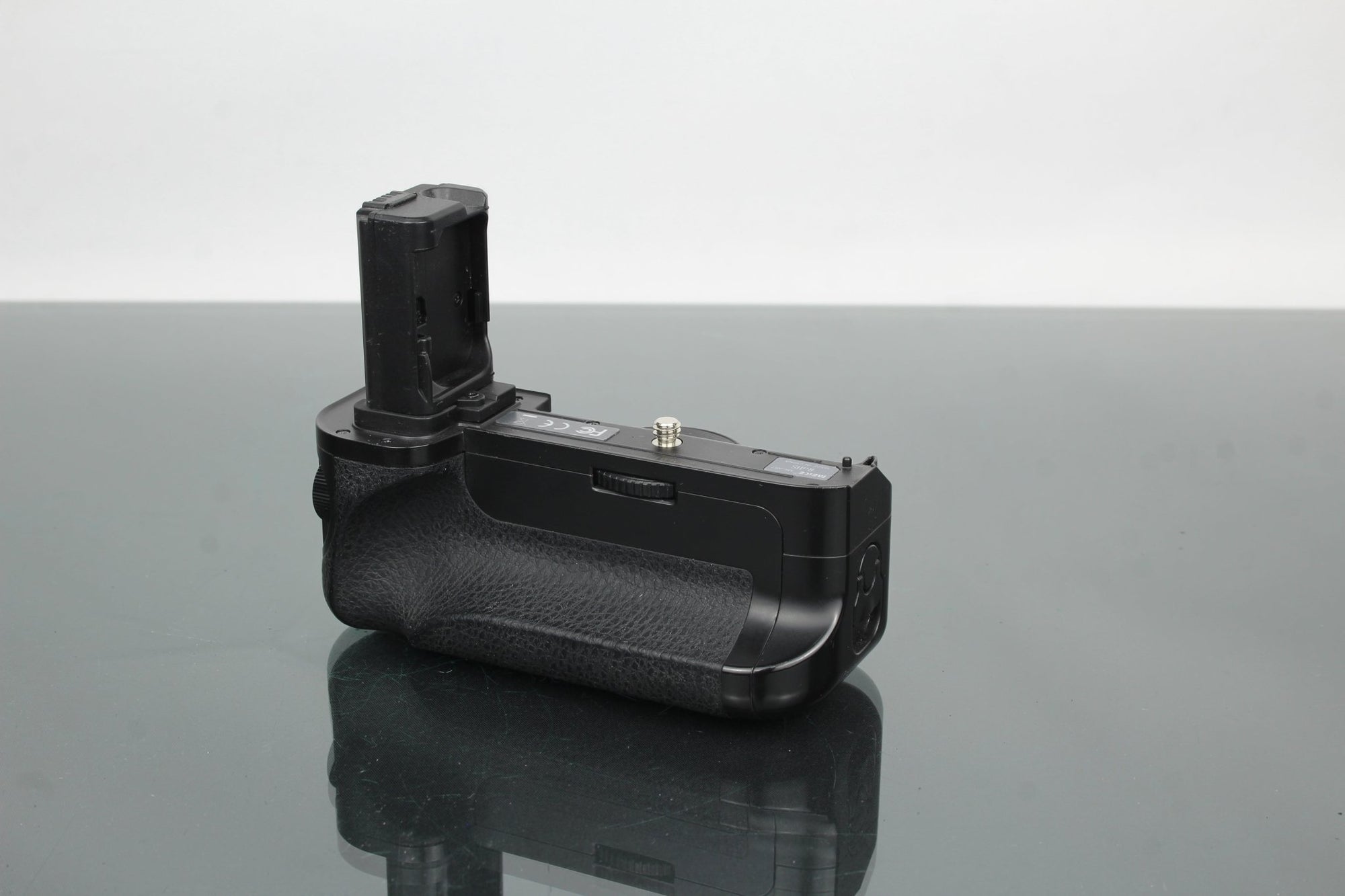 Meike Battery Grip For Sony A7, A7S, A7R - Dutch|Thrift