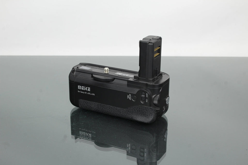 Meike Battery Grip For Sony A7, A7S, A7R - Dutch|Thrift