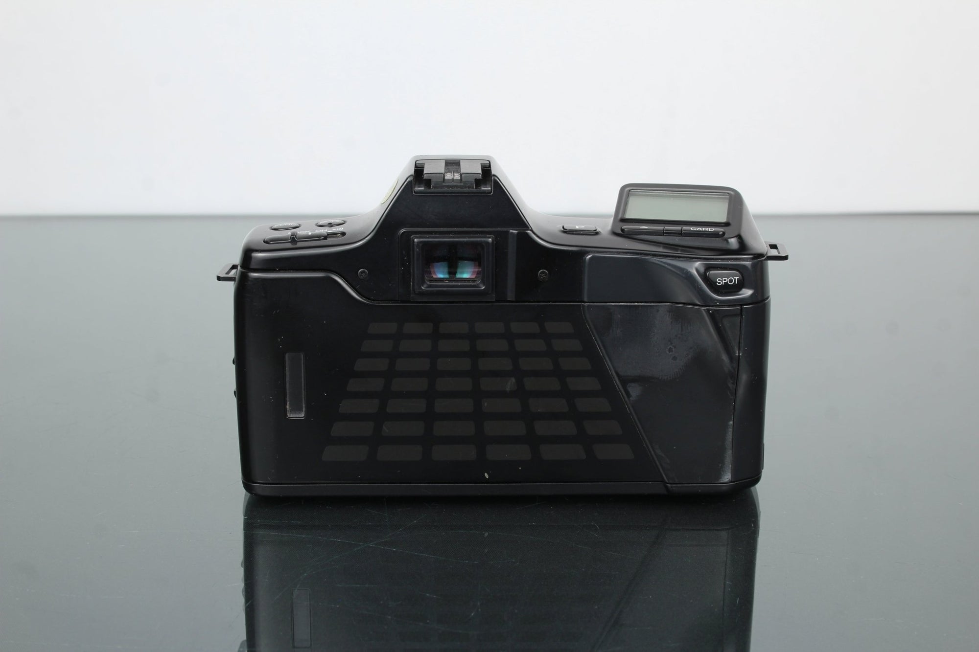 Minolta dynax 7000i + 35 - 105mm 1:3.5 - 4.5 lens - Dutch|Thrift