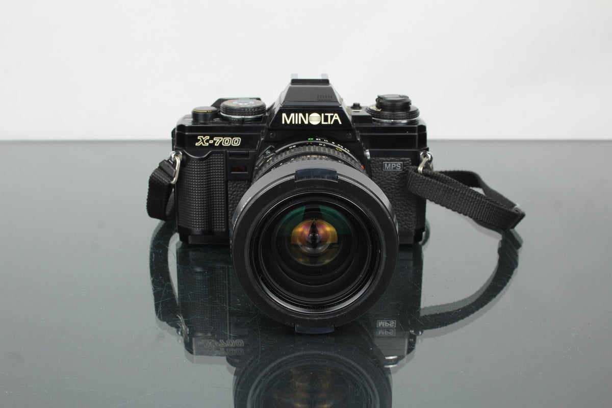 Minolta X - 700 + Minolta MD Zoom 28 - 85mm 1:3.5 - 4.5 - Dutch|Thrift