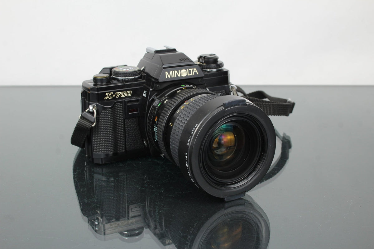 Minolta X - 700 + Minolta MD Zoom 28 - 85mm 1:3.5 - 4.5 - Dutch|Thrift