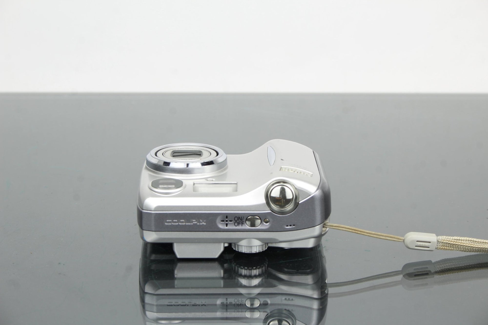 Nikon Coolpix 4100 - Dutch|Thrift