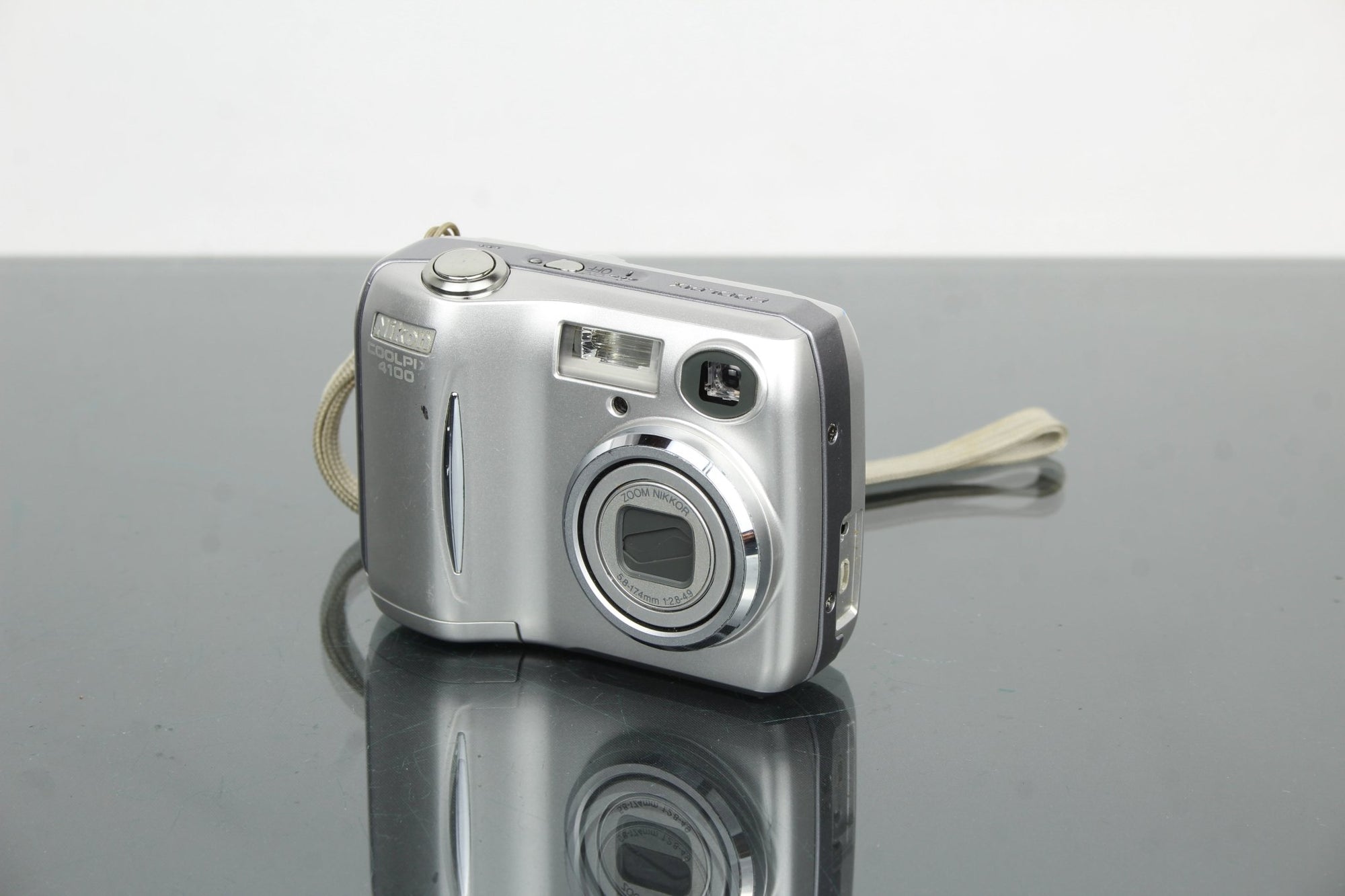Nikon Coolpix 4100 - Dutch|Thrift