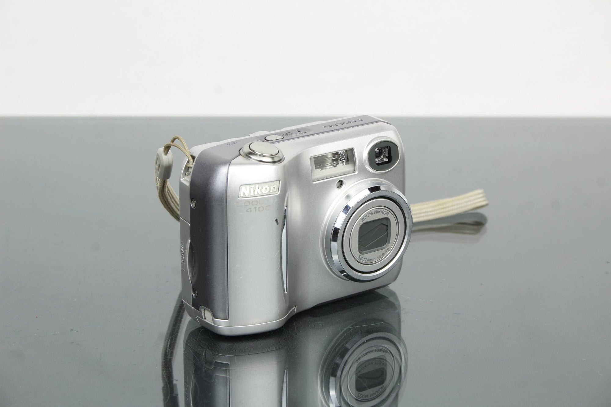 Nikon Coolpix 4100 - Dutch|Thrift