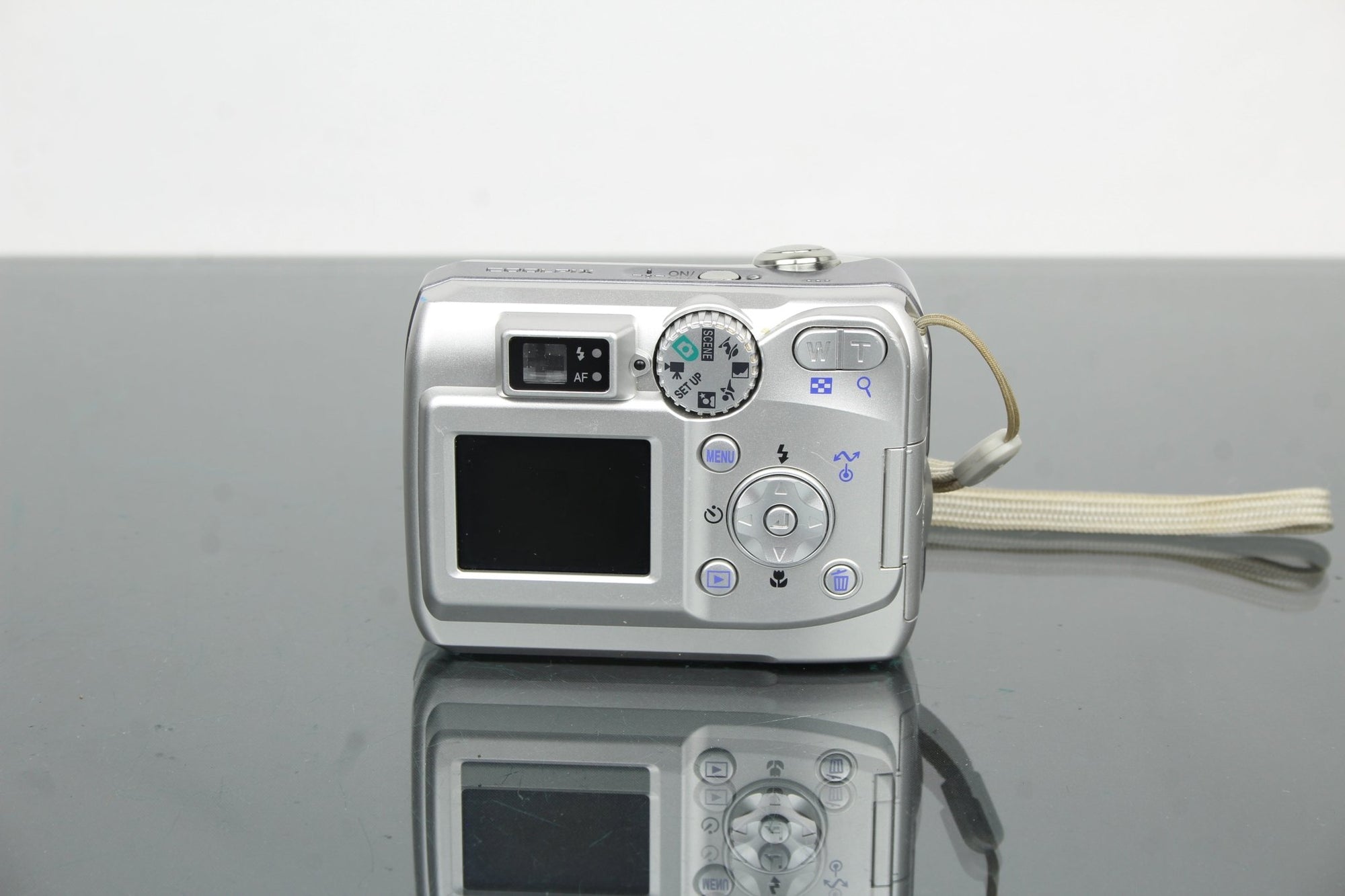 Nikon Coolpix 4100 - Dutch|Thrift