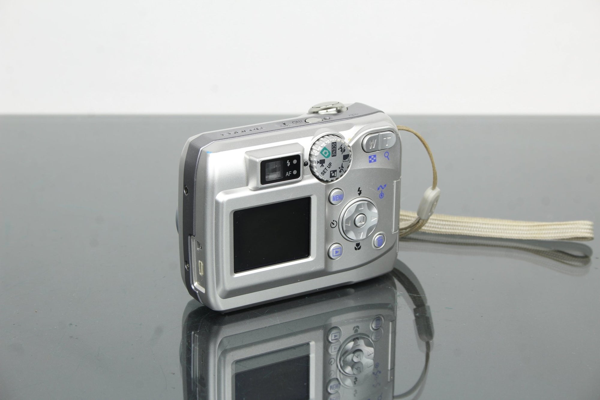 Nikon Coolpix 4100 - Dutch|Thrift