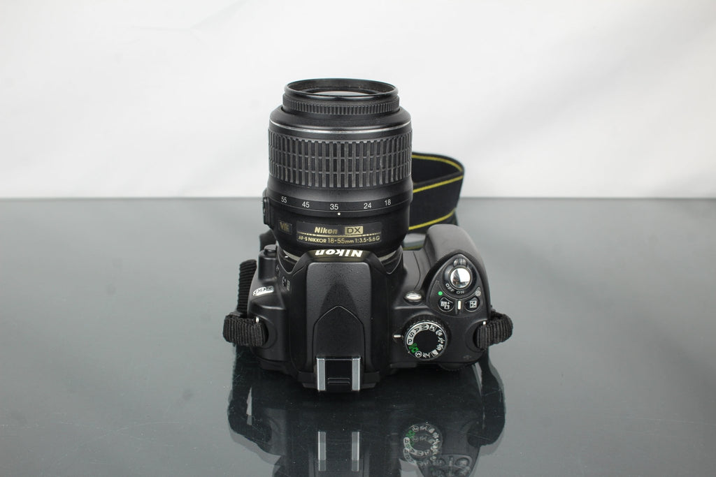 Nikon D60 + Nikon 18 - 55mm 1:3.5 - 5.6 lens - Dutch|Thrift