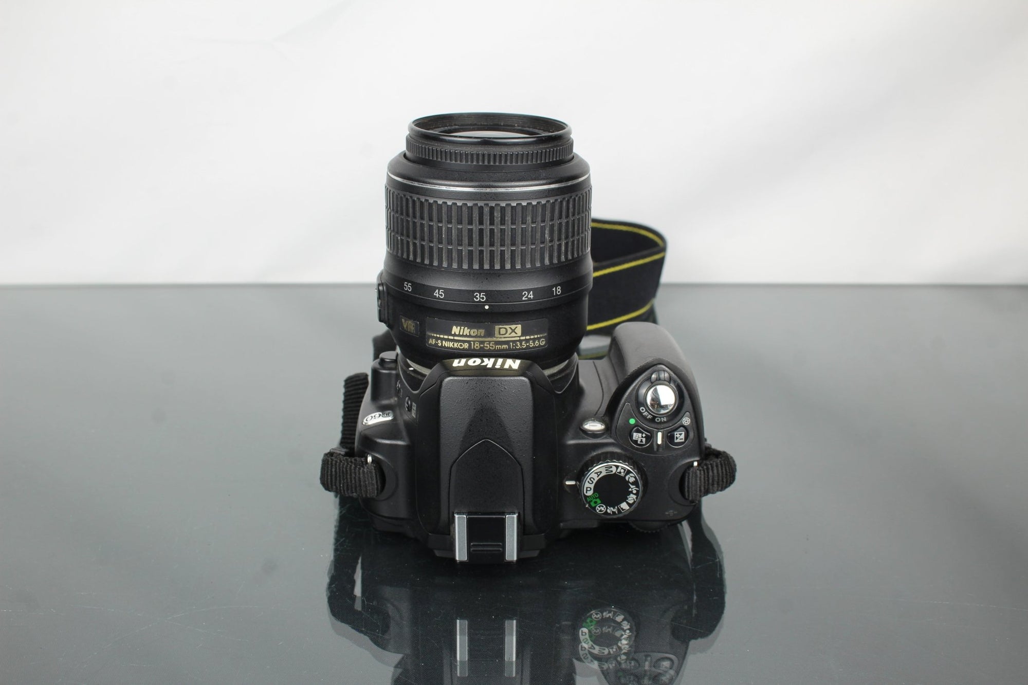 Nikon D60 + Nikon 18 - 55mm 1:3.5 - 5.6 lens - Dutch|Thrift