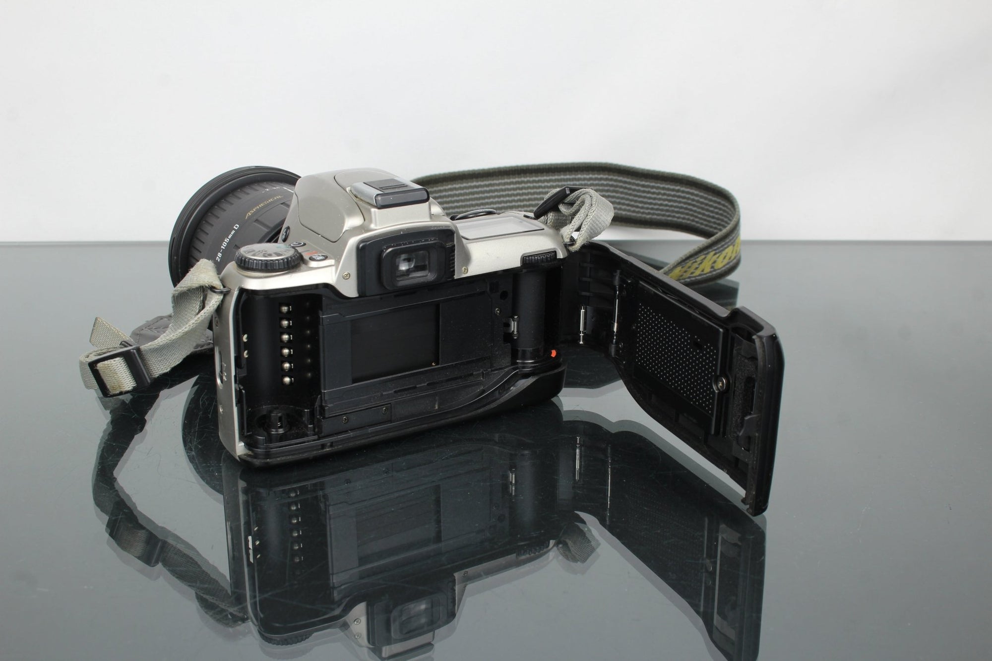 Nikon F65 + Sigma Zoom 28 - 105mm 1:2.8 - 4 - Dutch|Thrift
