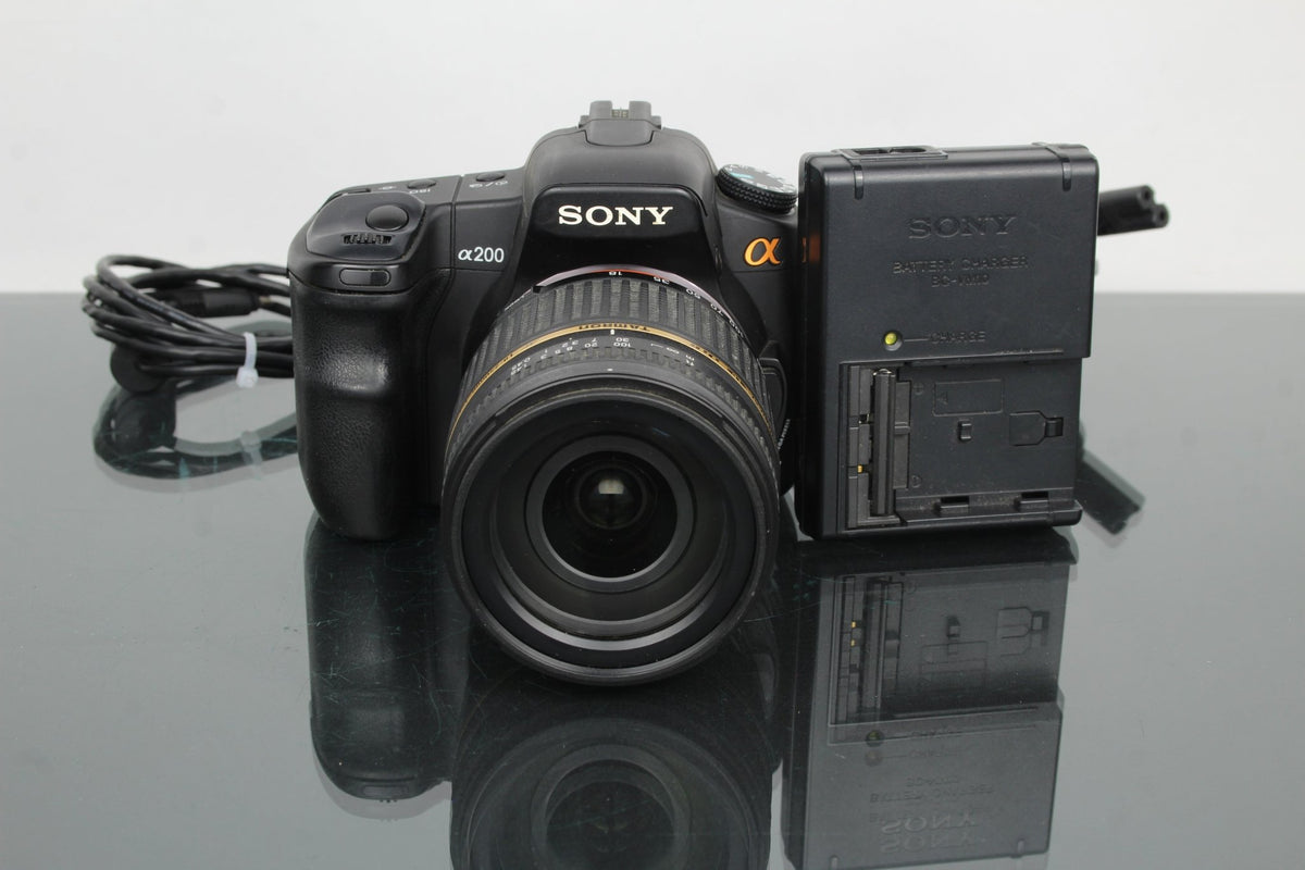 Sony DSLR - A200 + 18 - 250mm 1:3.5 - 6.3 Sony A - mount lens - Dutch|Thrift
