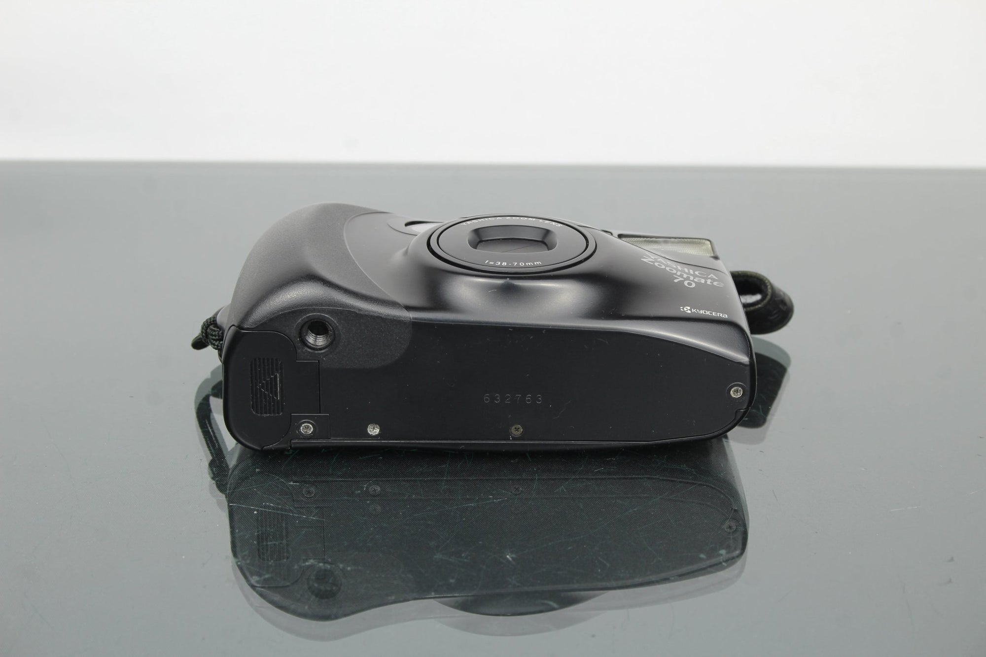 Yashica Zoomate 70 - Dutch|Thrift