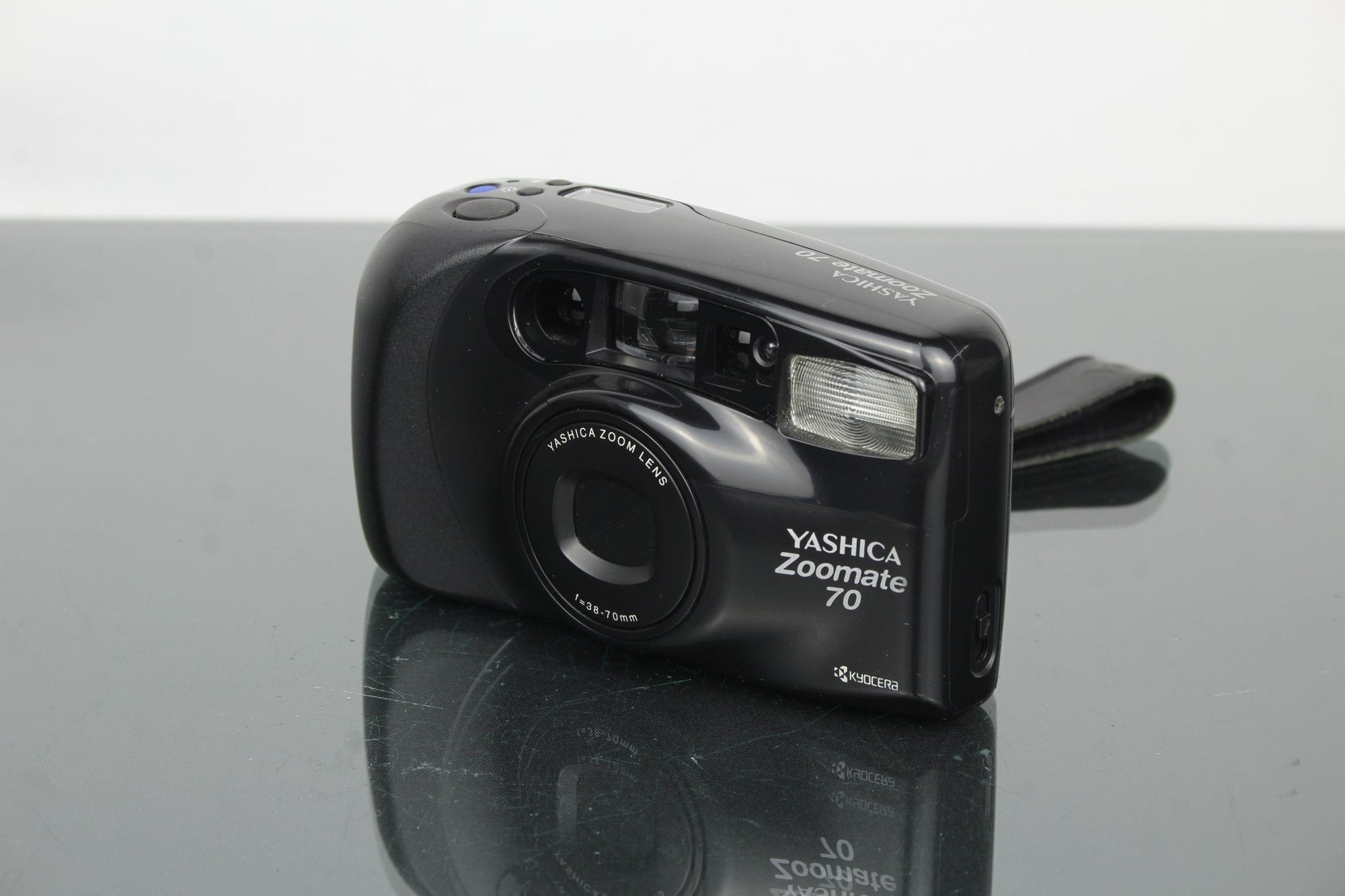 Yashica Zoomate 70 - Dutch|Thrift