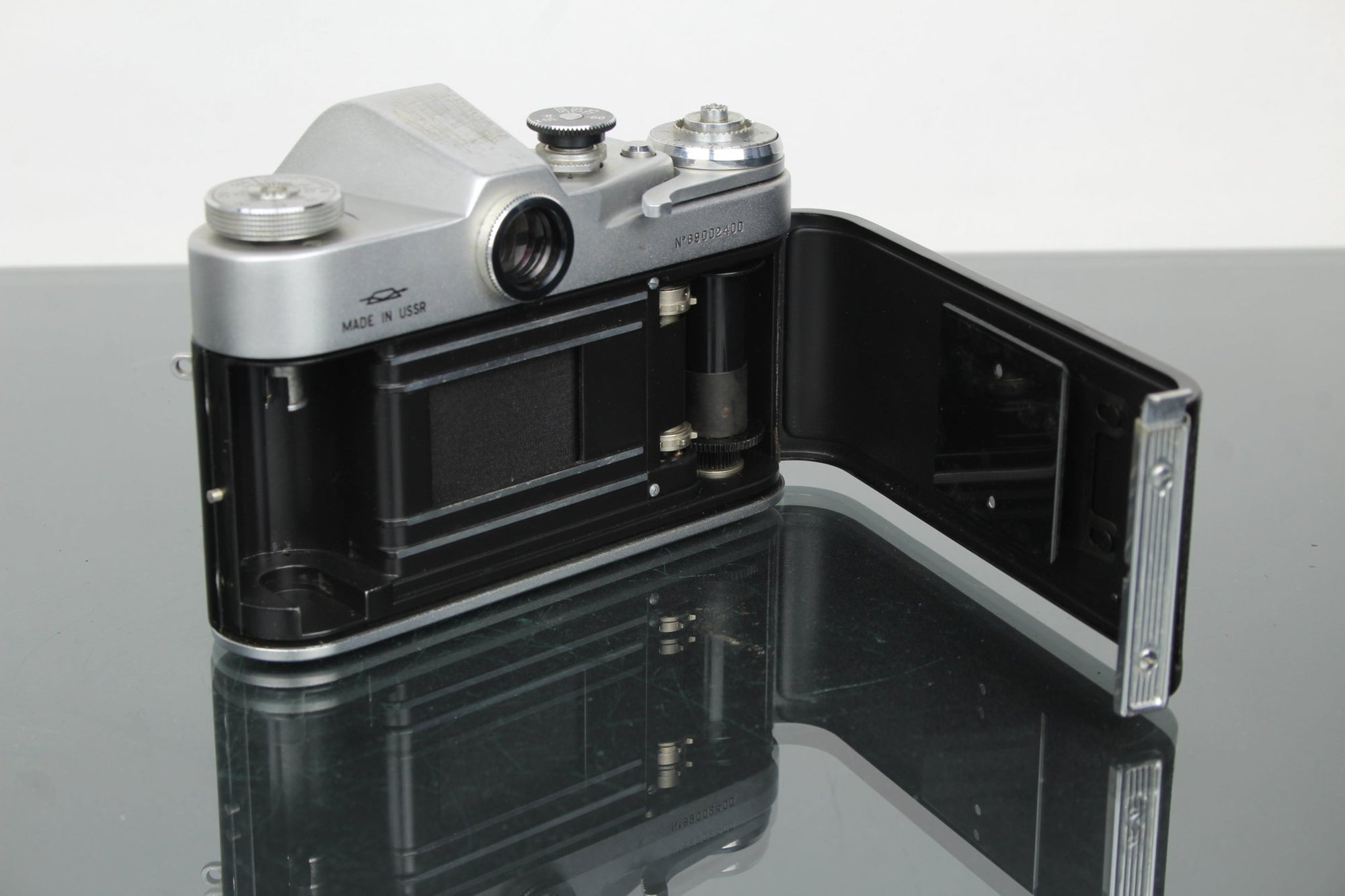 Zenit 3M + Industar - 50 50mm f/3.5 M42 lens - Dutch|Thrift